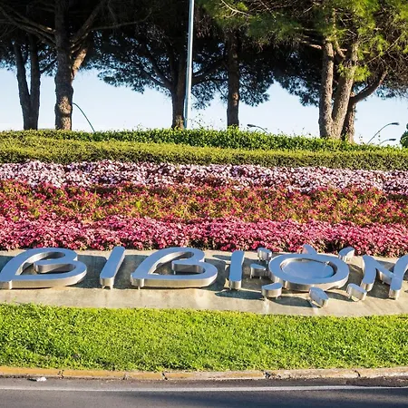 Comfortable Garden For Four Guests * Bibione